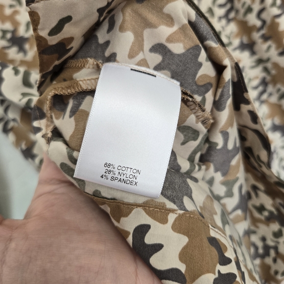 Crosby & Howard Camo Stretch Fabric Button Up Top - Picture 7 of 8